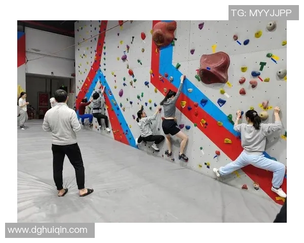 北京攀岩队实力之争引发热议攀岩运动未来发展方向探讨